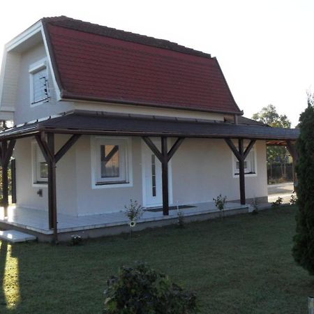 Ferienhaus Am Plattensee Balatonmáriafürdő Екстериор снимка