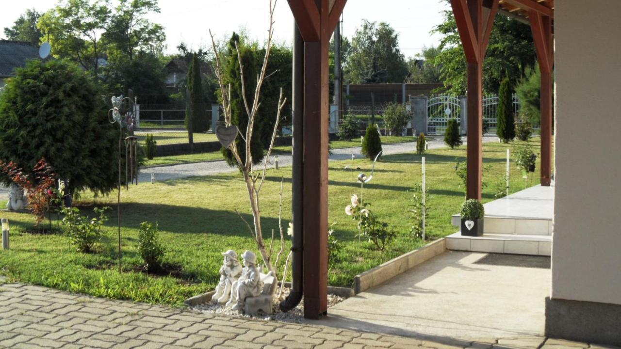 Ferienhaus Am Plattensee Balatonmáriafürdő Екстериор снимка