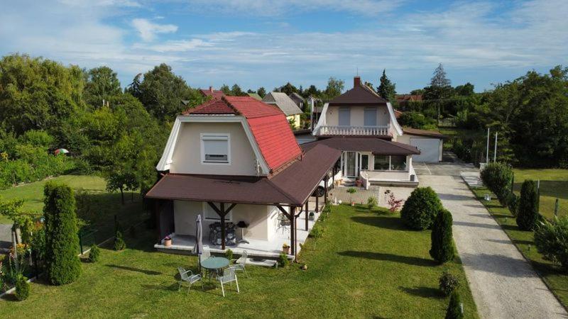 Ferienhaus Am Plattensee Balatonmáriafürdő Екстериор снимка