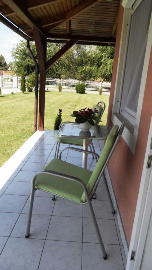 Ferienhaus Am Plattensee Balatonmáriafürdő Екстериор снимка